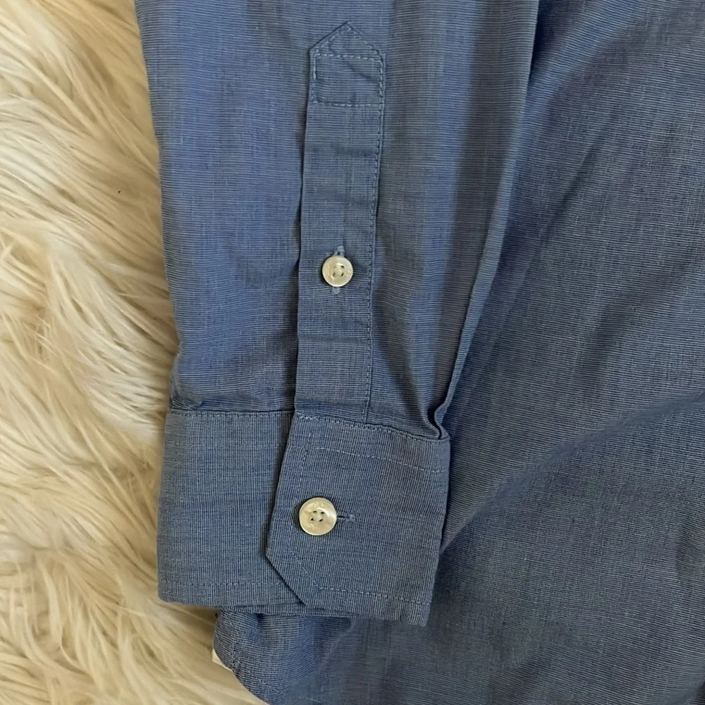 Trendy GAP Button Down Shirt